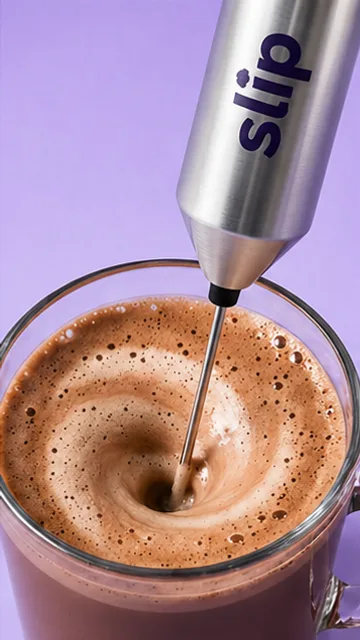 Mixer da Slip batendo o chocolate quente